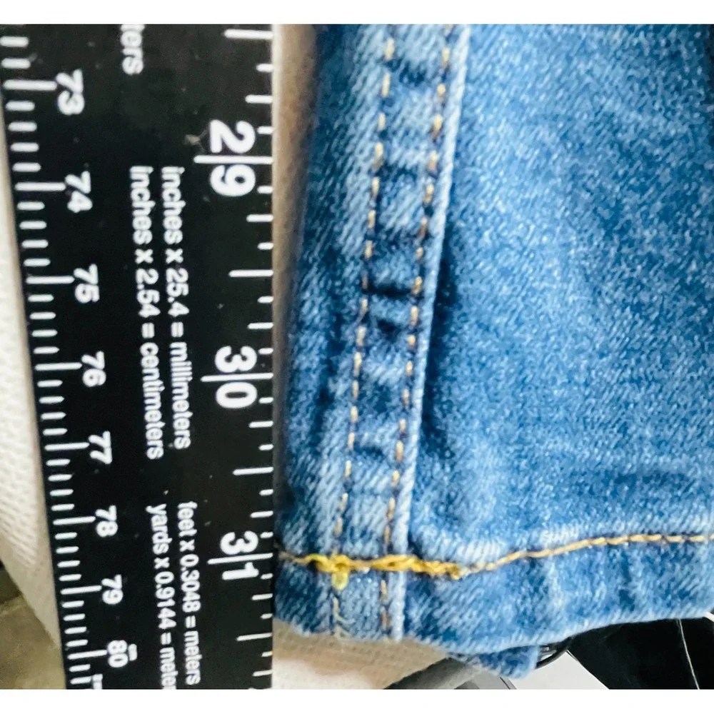 Wrangler Men's Approx 36x29 Light Wash Athletic Fit Stretch Jeans Casual